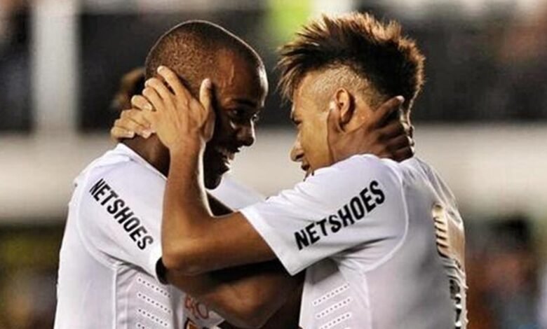 Victor Andrade, junto a Neymar, en el Santos