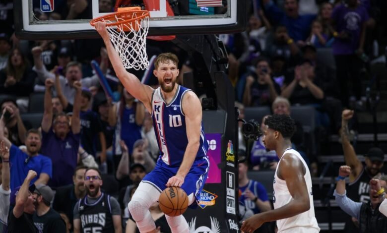 Domantas Sabonis en una acción de ante ante Memphis