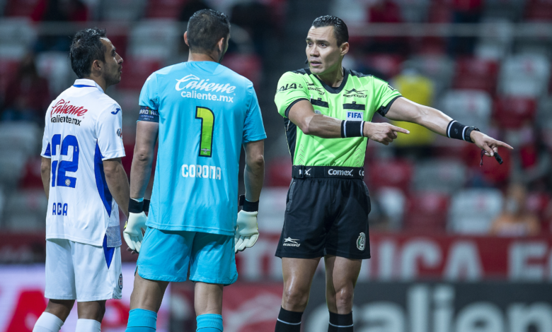 La familia del árbitro de la Final entre América y Cruz Azul, Marco Antonio Ortíz, recibe amenazas de muerte