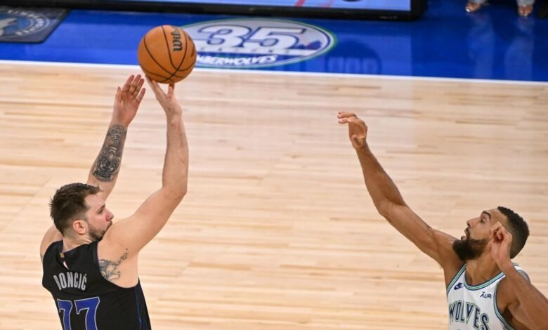 Triples de Irving y Doncic dan a Mavericks segunda victoria en final del Oeste.