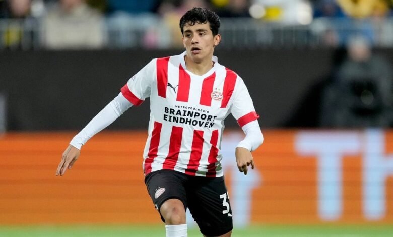 Richard Ledezma, del PSV, podría jugar con Chivas