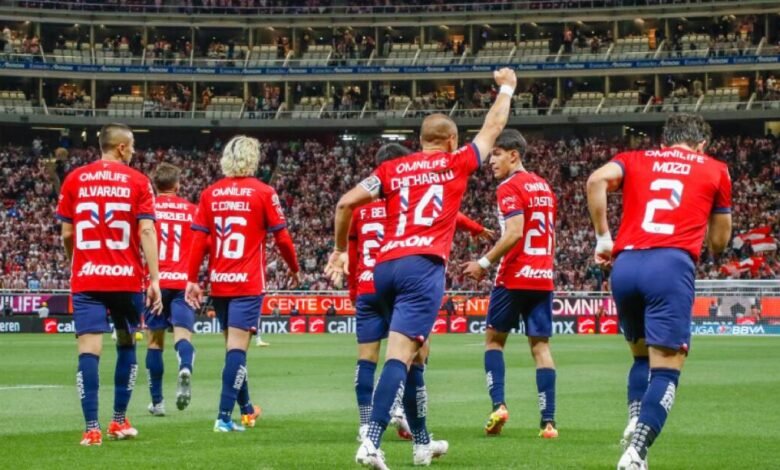 Chivas podría ganar su primer título con Fernando Gago en la Copa por la Paz