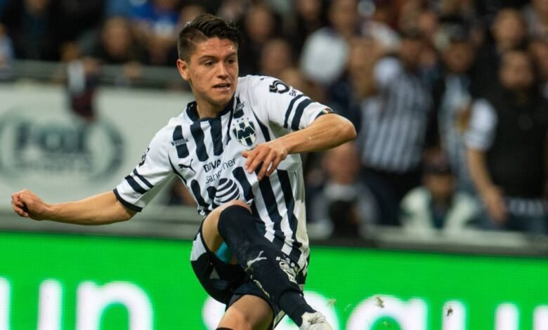 La casi figura que se va libre de Rayados