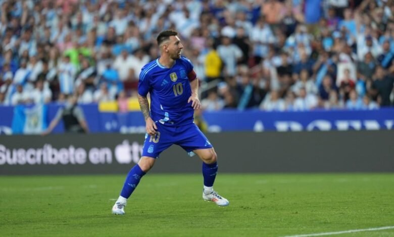 Messi celebra uno de los goles