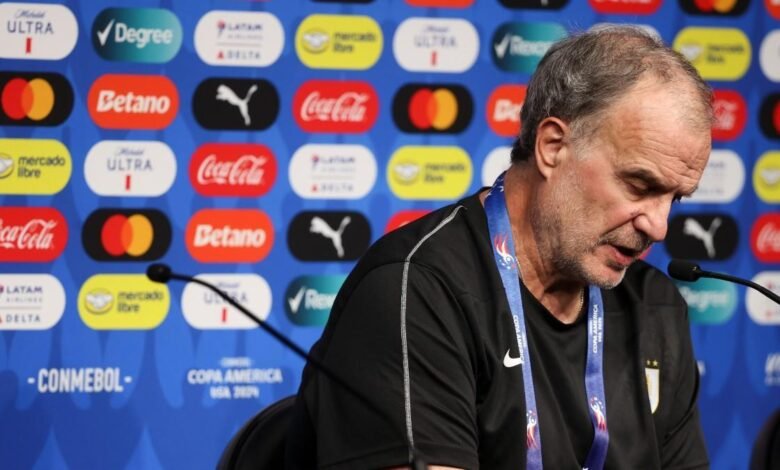 Bielsa en la rueda de prensa previa al Uruguay-Brasil