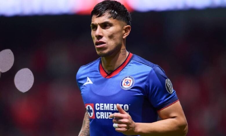 Carlos Salcedo entrena fuera de la Noria