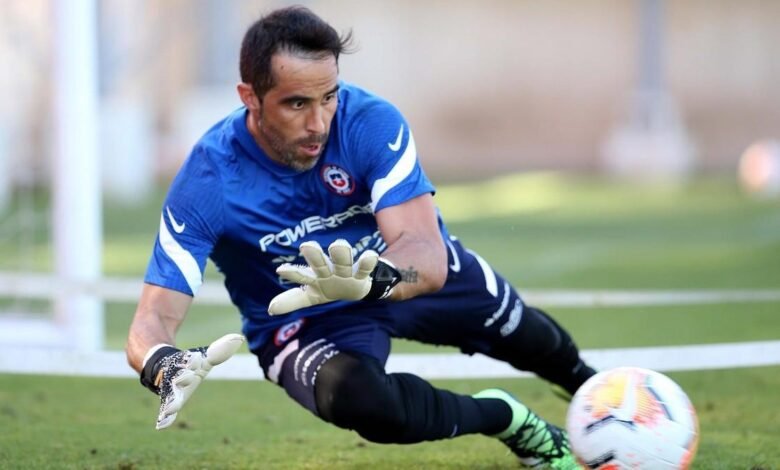 Claudio Bravo, con la selección chilena