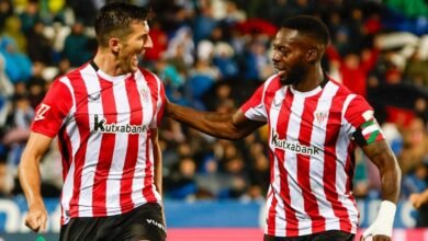 Vivian e Iñaki Williams celebran un gol del Athletic en LaLiga EA Sports