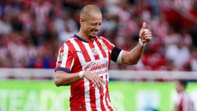 Chicharito Hernández participo en el entrenamiento de las Chivas y podría volver para el partido contra León