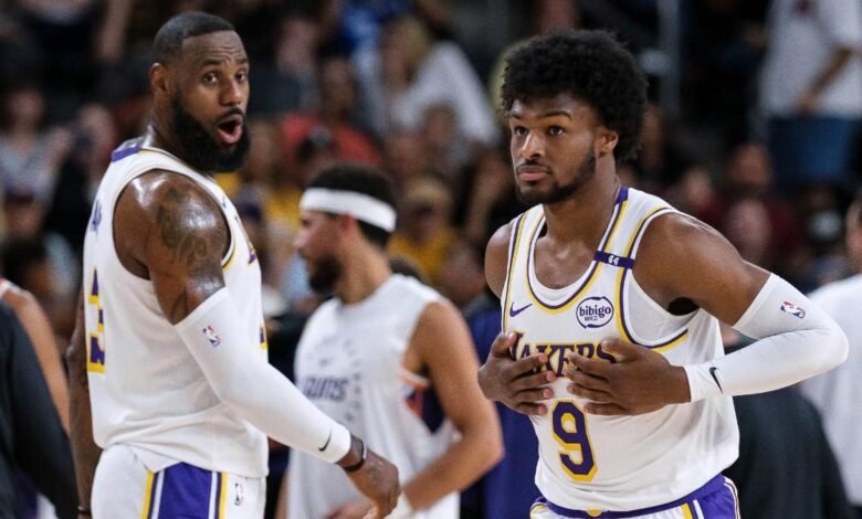 LeBron y su hijo Bronny coincidieron por primera vez en un partido con los Lakers