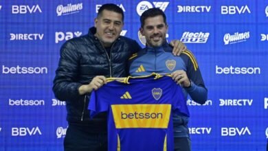 Juan Román Riquelme, junto a Fernando Gago en su presentación