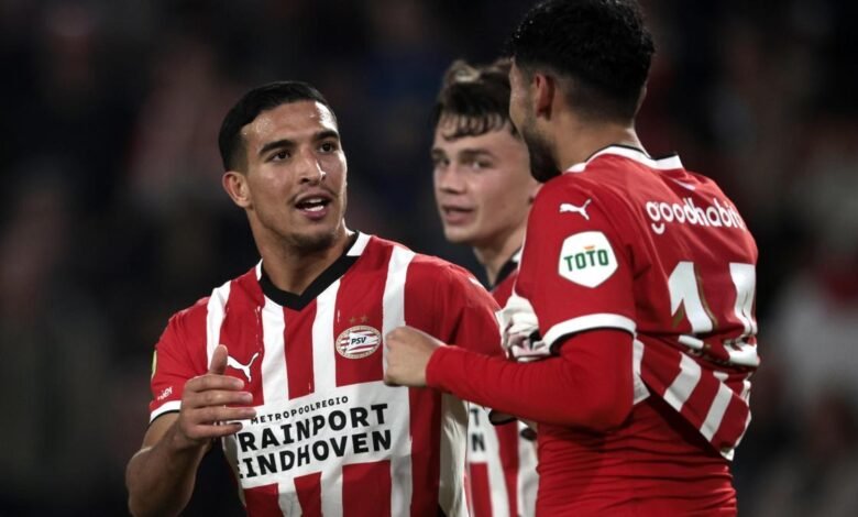 Los jugadores del PSV Eindhoven, en su partido ante el Zwolle