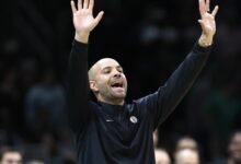 Jordi Fernández durante un partido como entrenador de los Brooklyn Nets