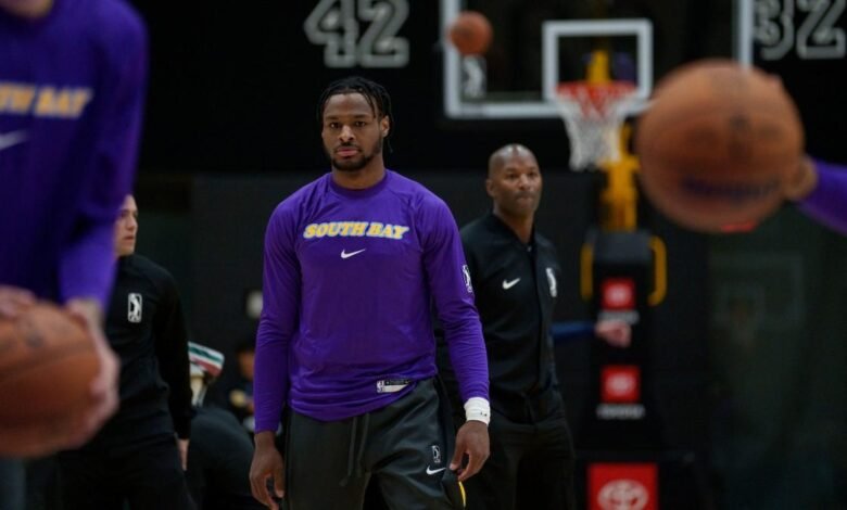 Bronny James con los South Bay Lakers de la G-League