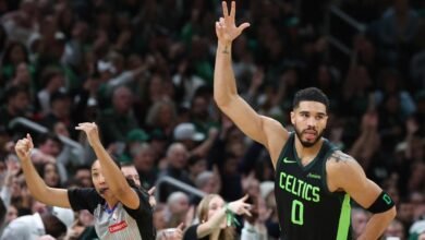 Tatum celebra la canasta ganadora