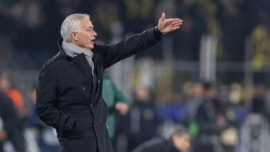 José Mourinho dirigiendo al Fenerbahçe