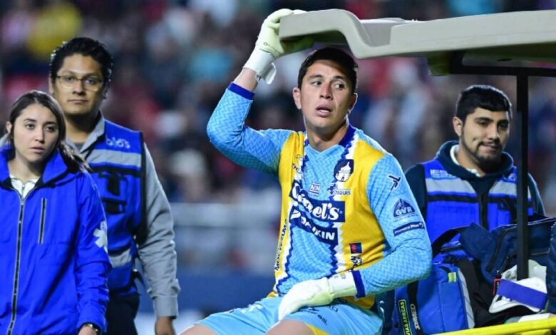 Andrés Sánchez sale lesionado en el Atlético de San Luis vs Pumas