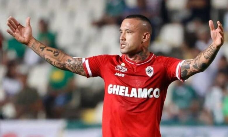 Radja Nainggolan, en su etapa en el Amberes