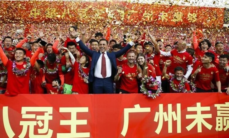 Guangzhou FC, emblema del fútbol en China en la bonanza inversionista que acaba de perder su licencia profesional.